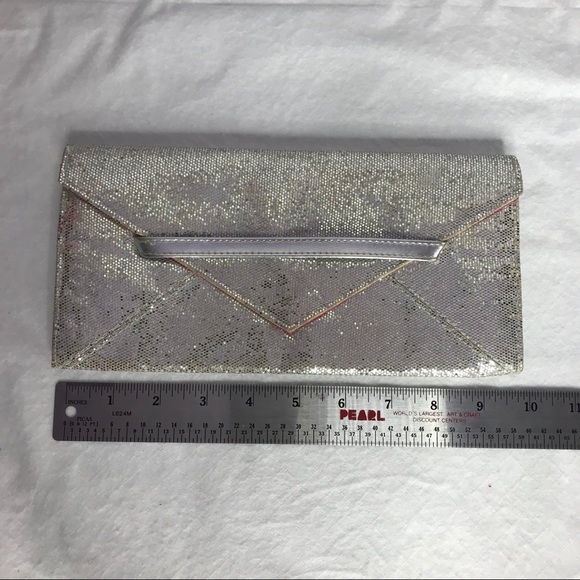 Victoria's Secret Handbags - 7/$20 💎 Victoria’s Secret Glitter Clutch